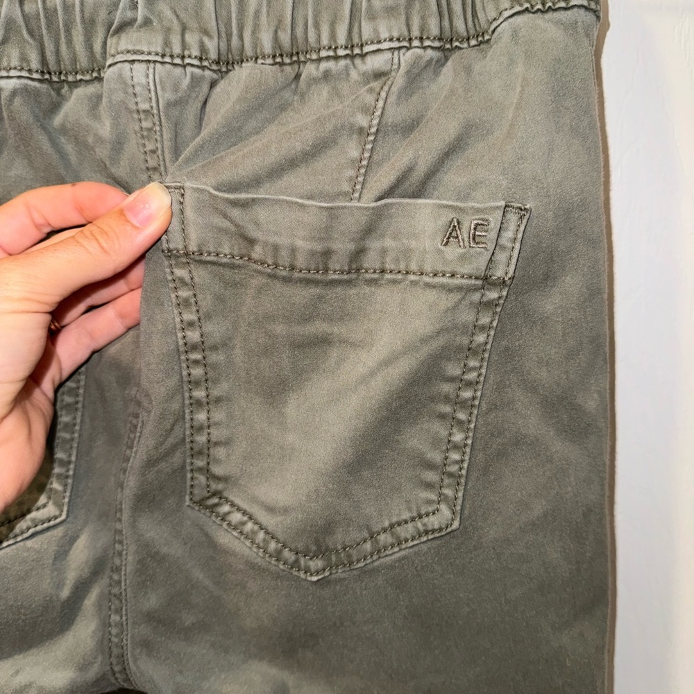 American Eagle Stretch Pants - Size 0 Short